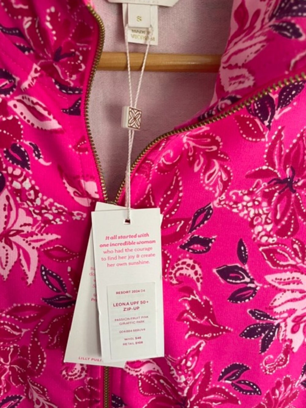 NWT-Lilly Pulitzer Leona UPF 50+ Leona Zip-up, Size small - Picture 2 of 4